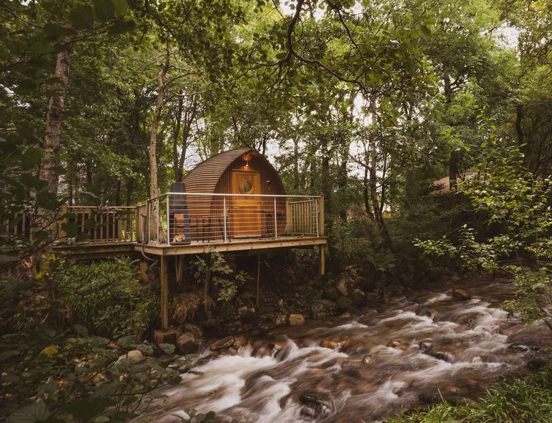 10 BEST Airbnbs In Fort William [For All Budgets!!]